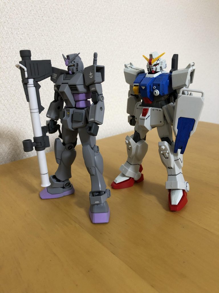 前作EGと並べて。プロポーションが良くないのが分かります。しかし当時はキットの出来に驚いたものです。
