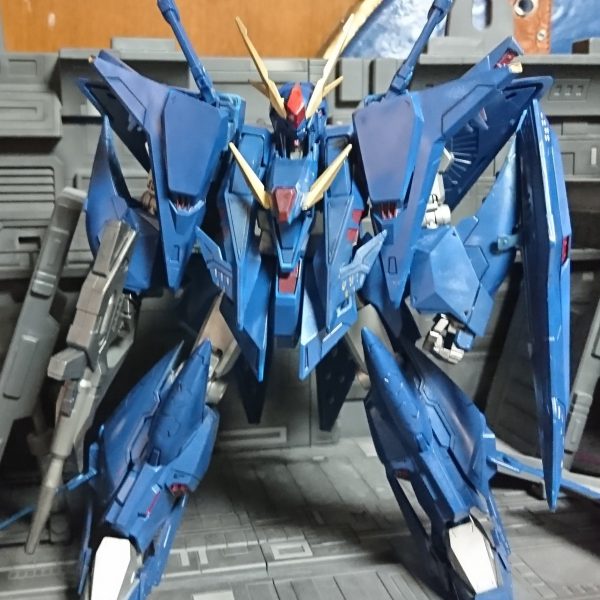 クスィーガンダム(ファンネルミサイルコンテナ増加)