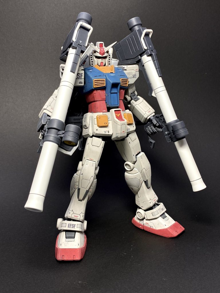 最終決戦という事で、本体は汚れた状態ですが、武装は新しいものを支給されたので汚してません。まだウェザリング途中なんですけど、少々疲れたので一時的に完成としました。