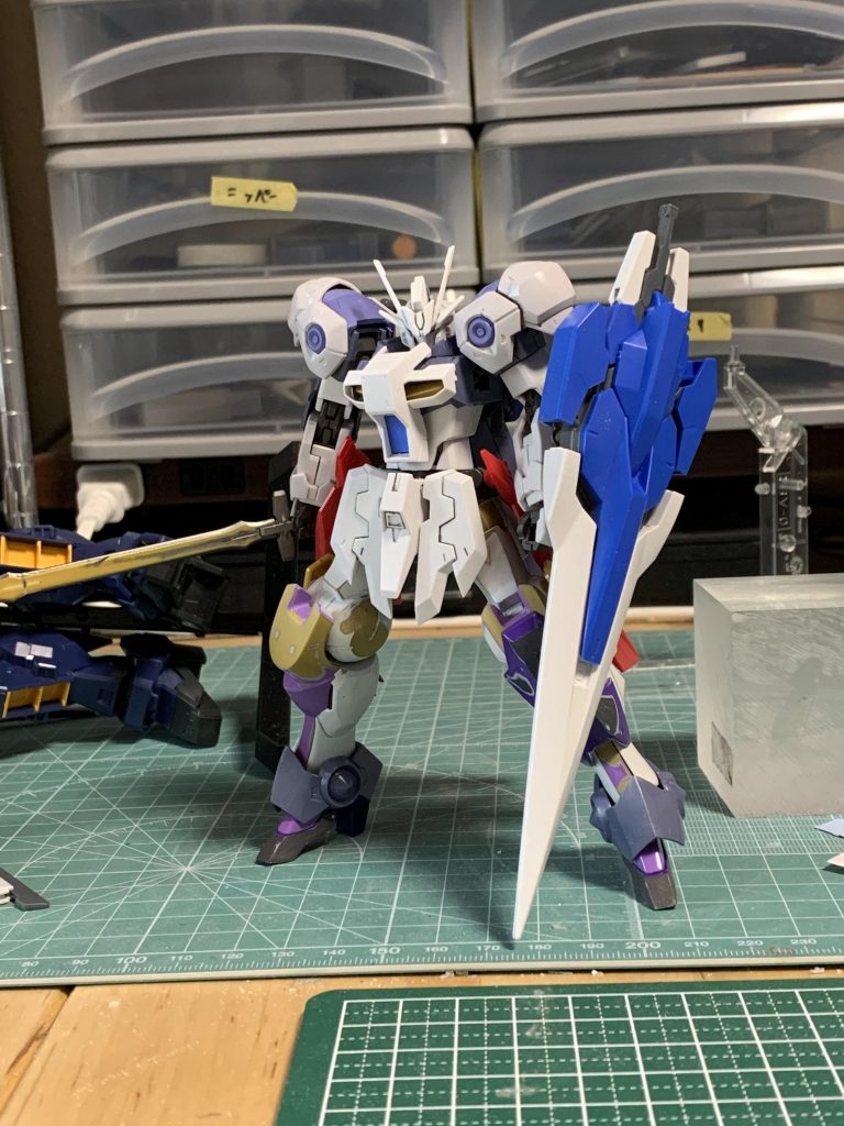 胴体はhiνの部品を取りつくように加工して取り付けました