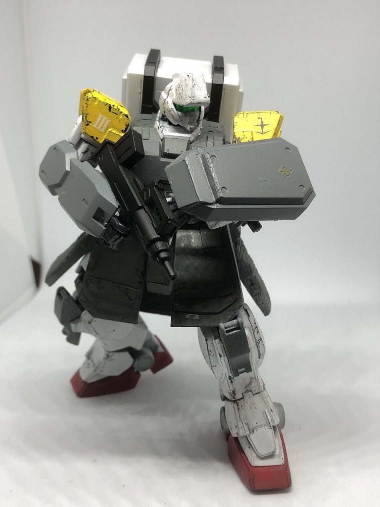 フルカスタム機体は様々なテストなどで各所塗装の剥げがみられる