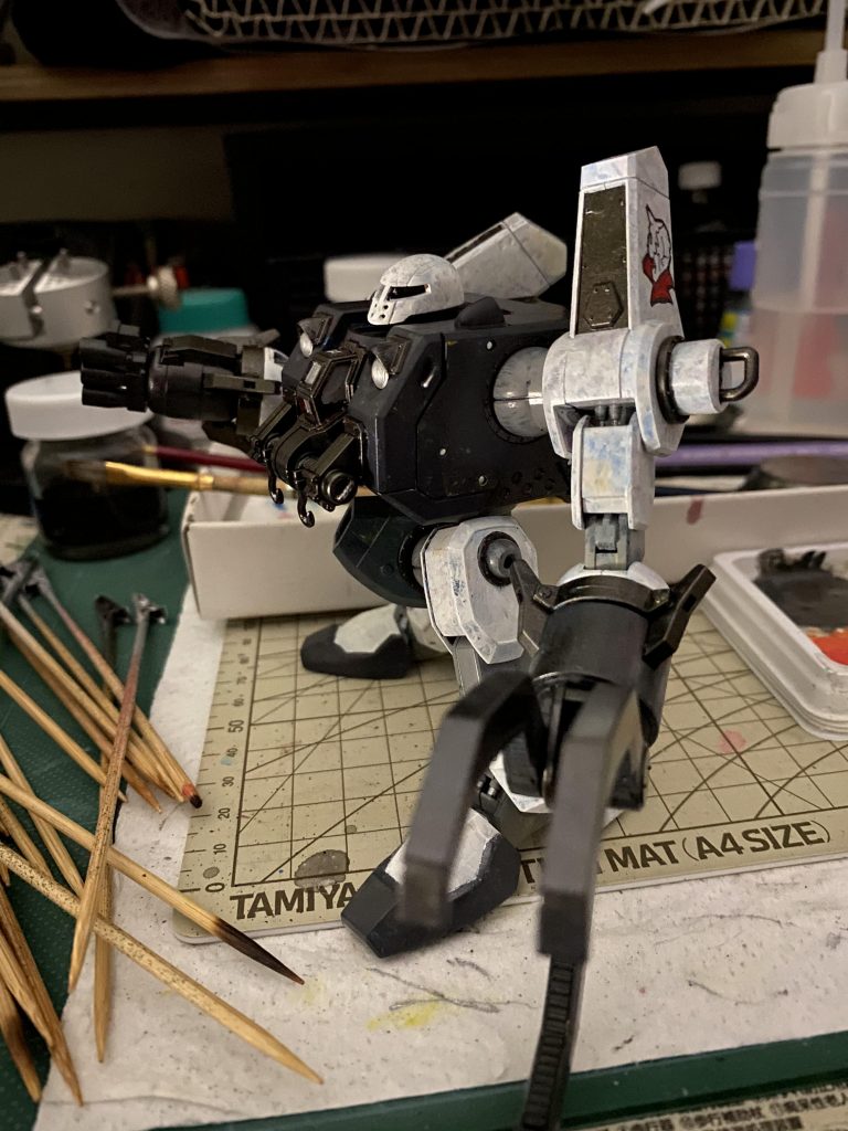 塗装終了汚し前!白い部分の下地がうっすらと。