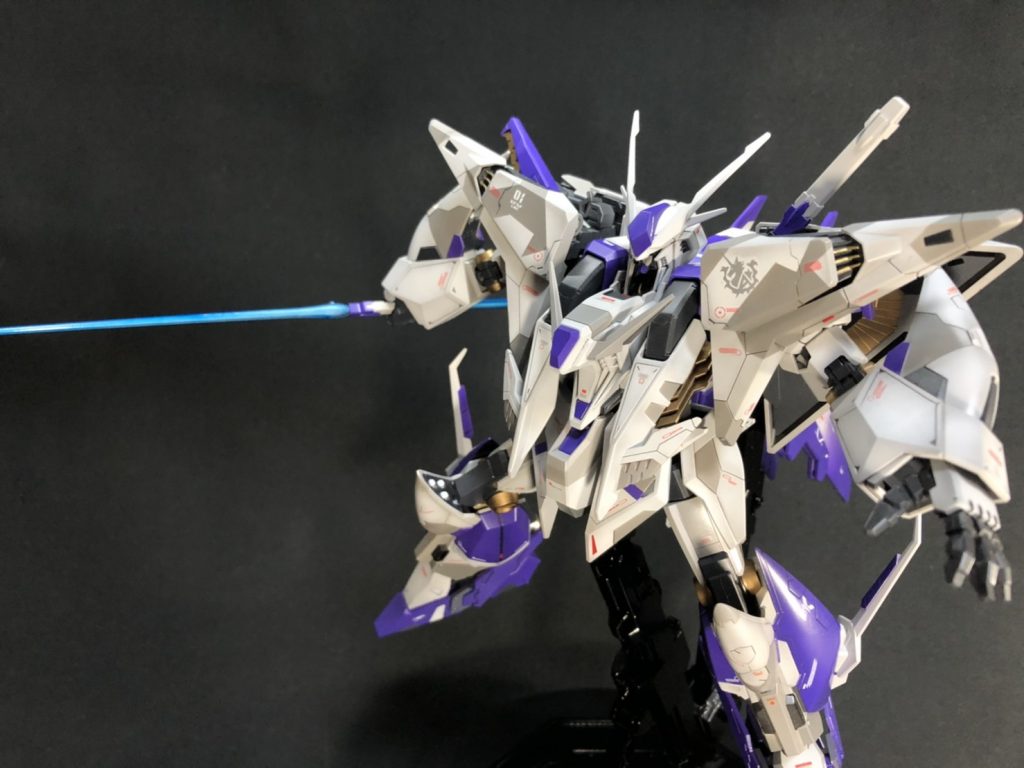 ビームサーベルはシルバーの上からクリアブルーで塗装してます。