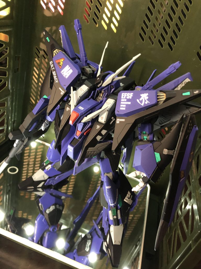 ロンドベル治安維持遊撃部隊アストライア隊所属チームライトニングクスィーガンダム２号機マサキ.キョウスケ少尉搭乗機という妄想であります👍🏻