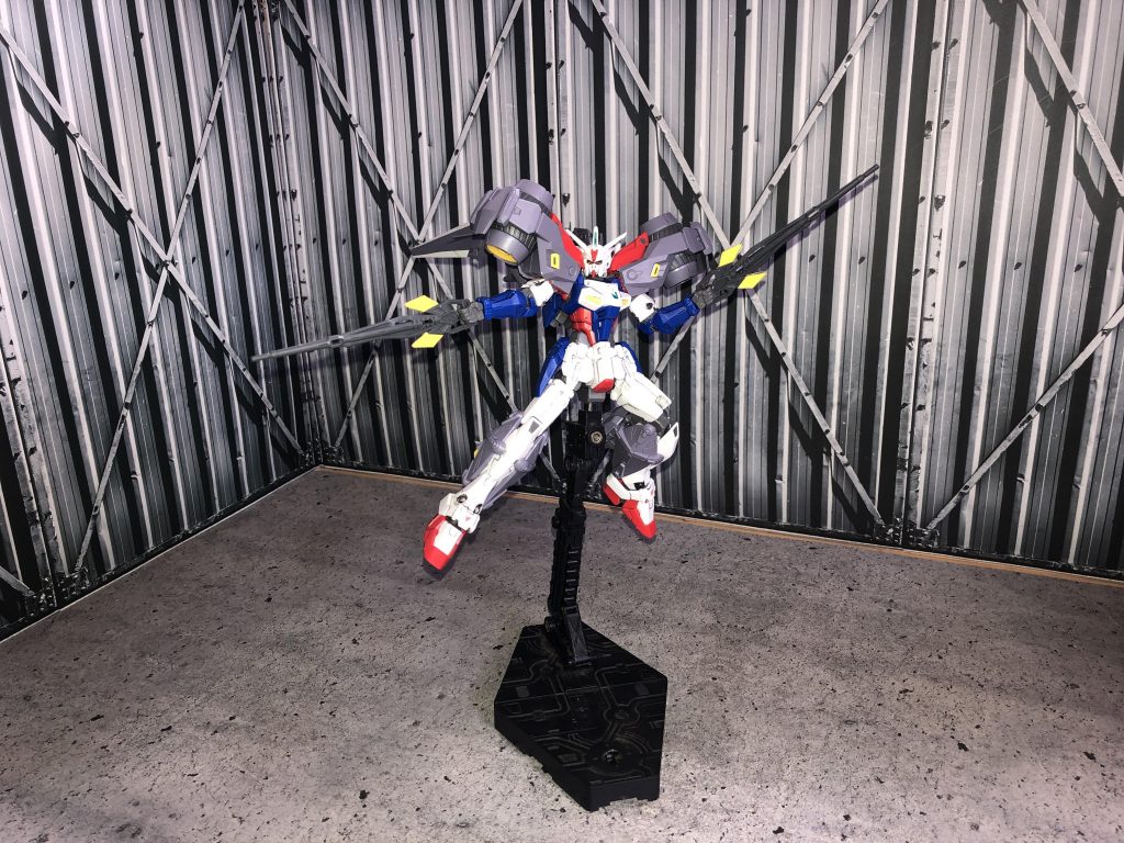 高機動パック！バインダーにはビームライフルが内蔵されています。