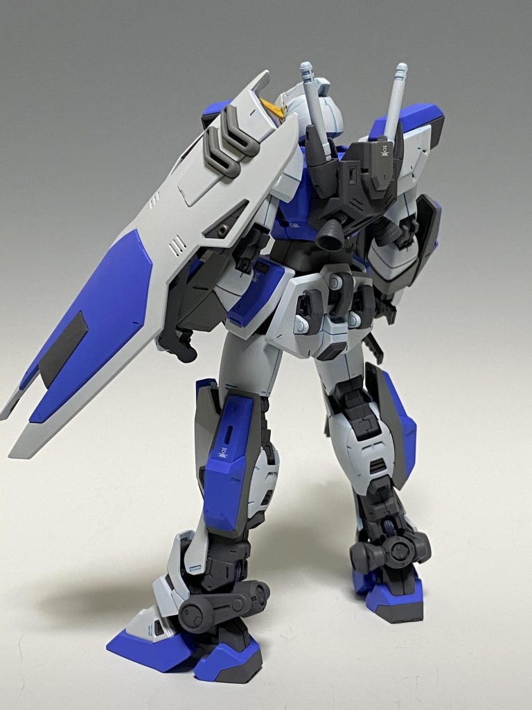 デカールも少な目です。