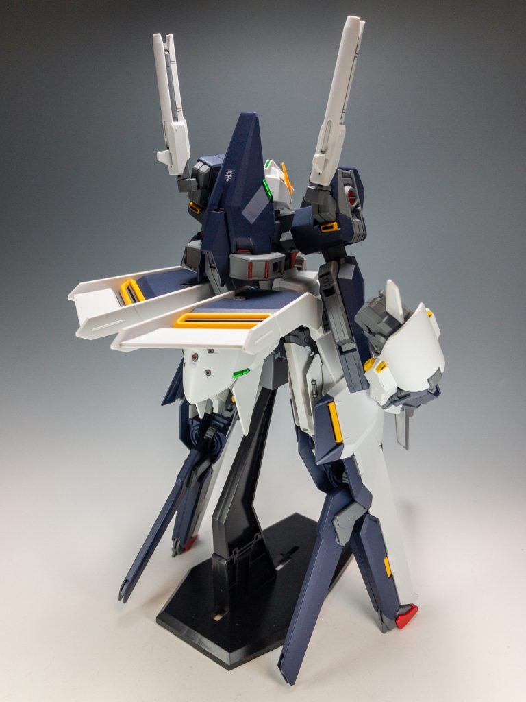 リアビューです。すっきりさっぱりです(笑)TR-6の集大成、ハイゼンスレイII・ラーでした!劇中ではこの姿での活躍でしたので、外せない形態ですね!