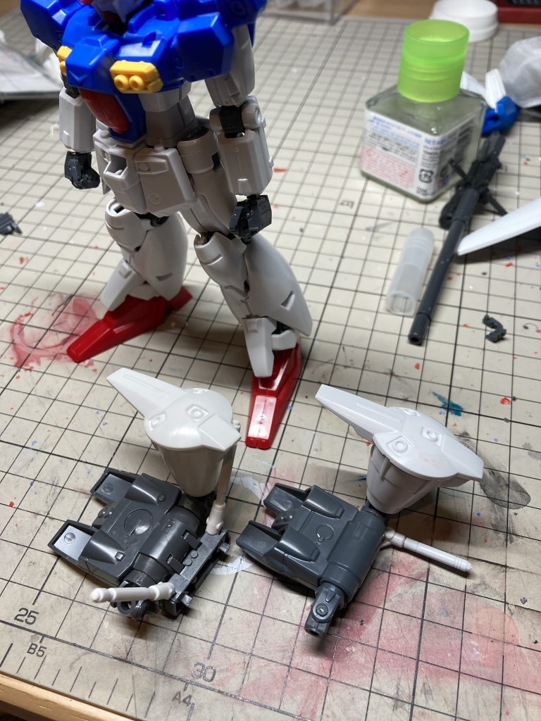 バックパックは旧キットのほうが迫力ある造形。