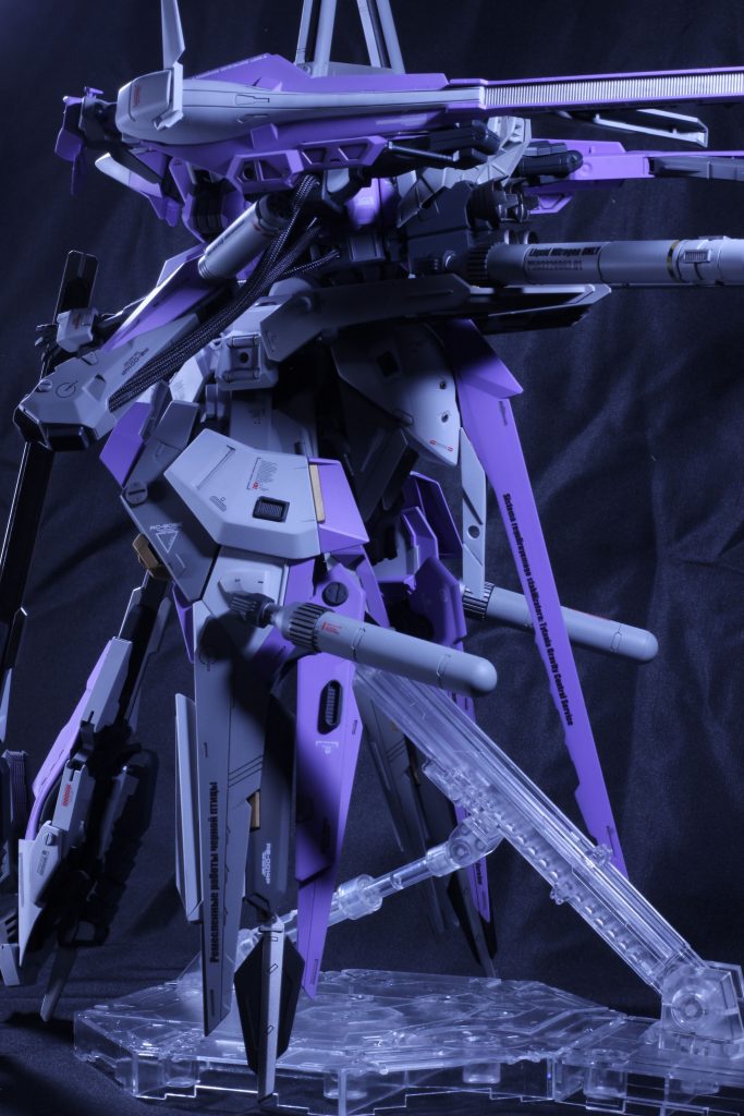 背中や脚にトゲトゲがあるとカッコイイよ(´･ω･)ﾈｰ シッポは可変スタビライザーシステムとなってます。