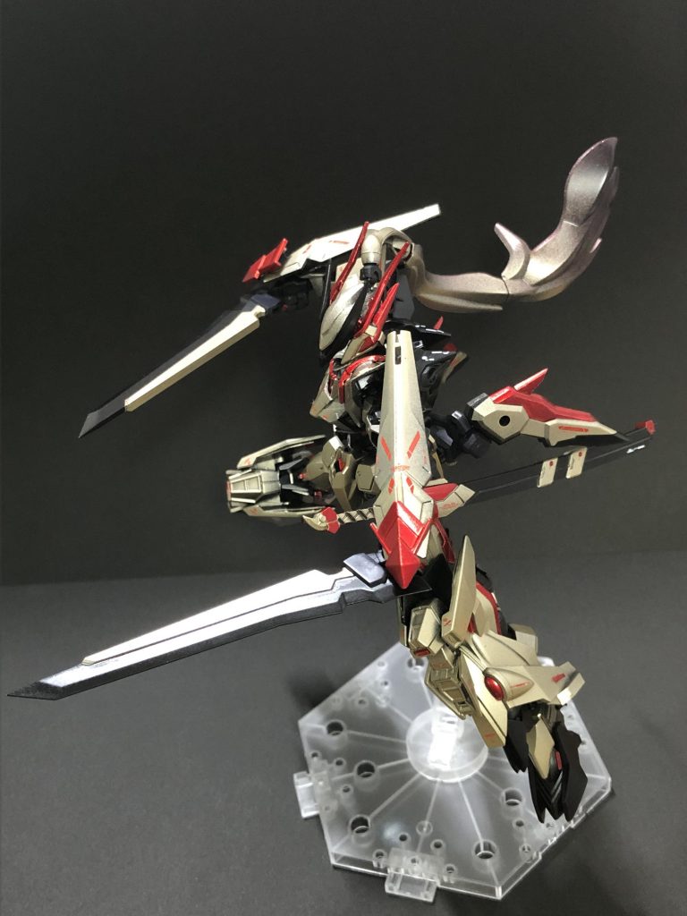 ビームボウはスタビライザー部分を取り外し二振りのブレードとして運用します。