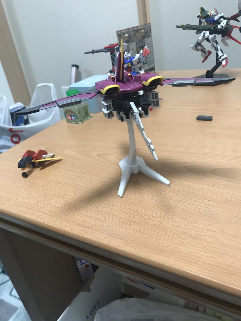 リアフォルムも戦闘機風に！