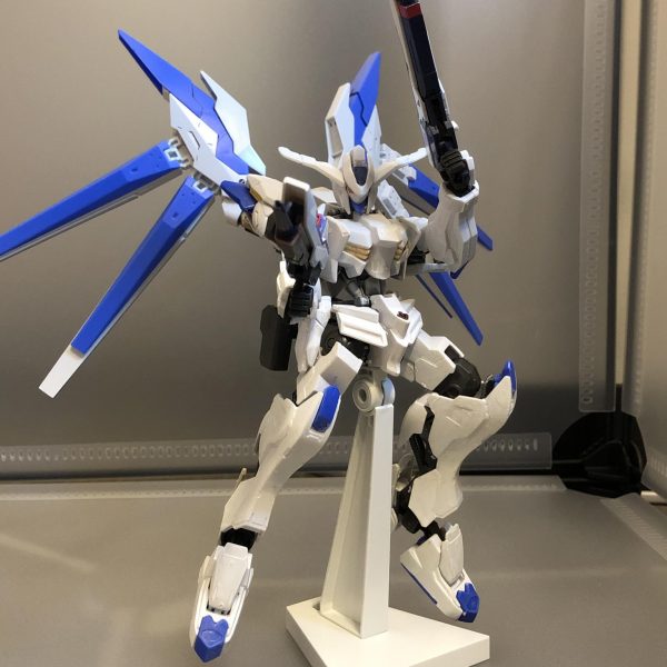 HGBO ガンダムバエル(ファンネル装備)