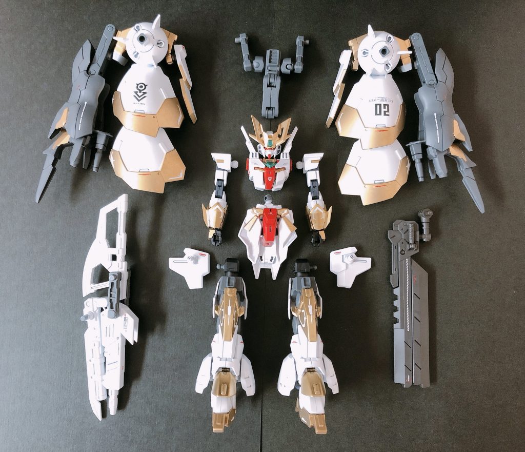 最後は一度やってみてかった組み立て前写真で〆今回、塗装やデカールなどかなり失敗があり、自分の腕の未熟さを思い知らされました。梅雨入りなどの影響でリライズコンに間に合わないかと思いましたが、なんとか完成して良かったです(^^)/コアガンダム系は今回で4作目なので、次回は違った機体でミキシングしてみたいと思います!最後までご覧いただき、ありがとうございました!!