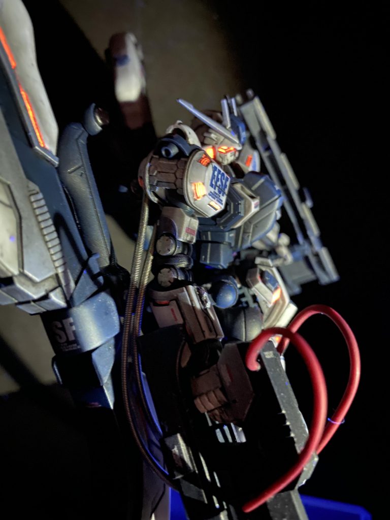 レールガン、使い捨てという設定を見たので本体から動力パイプを伸ばし使い捨てない武器というイメージにしてみました🙆♂️元のアトラスより大分強めに見えませんか?←