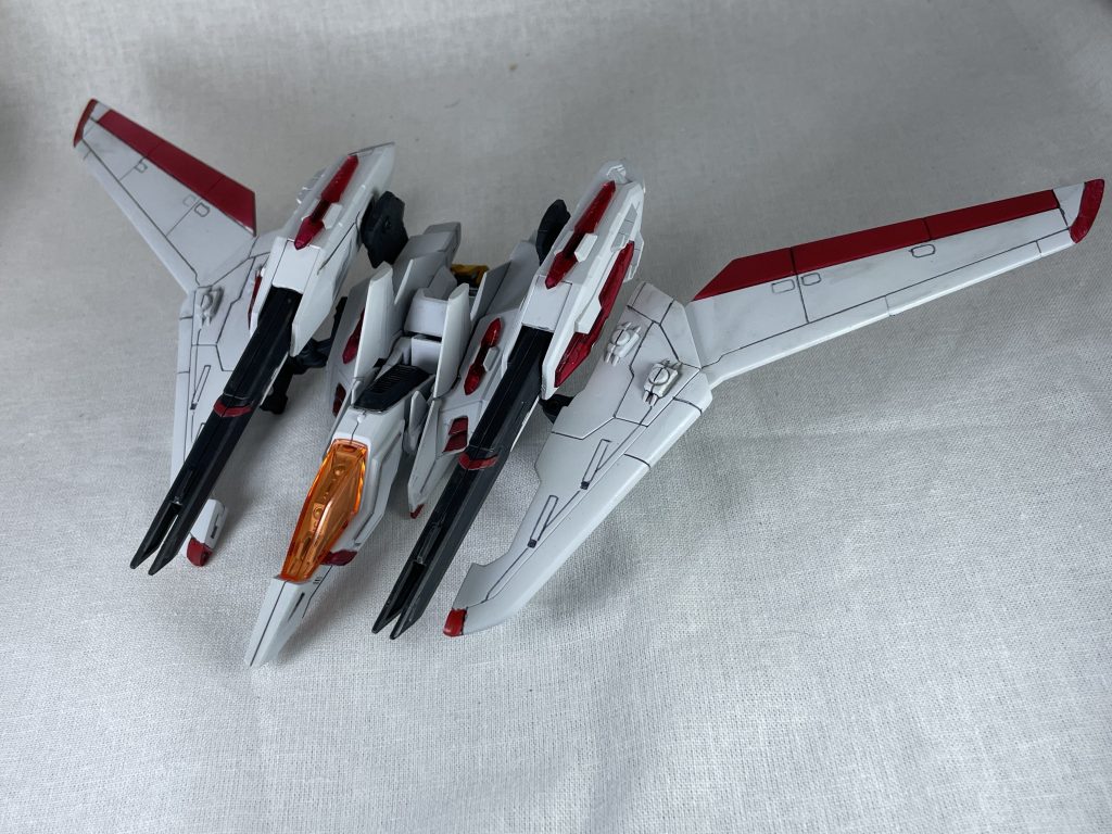 当然分離も可能です。エネルギーはユニバースブースターから供給で核搭載機とも戦えるという感じ