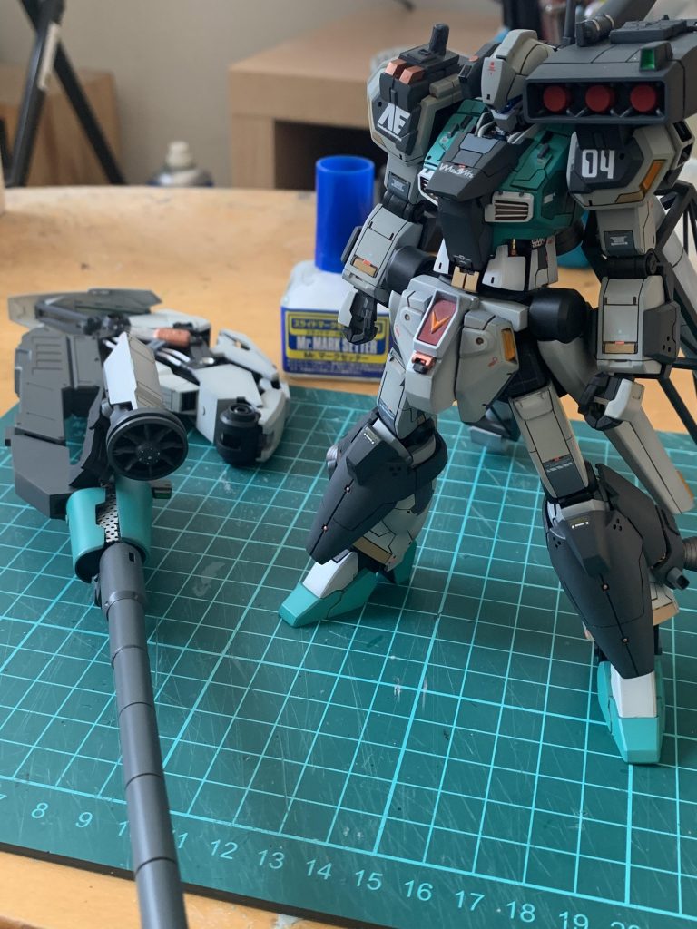 いつもですがデカールを貼る時事前に貼る位置を決めたりしないのでバランスが悪くなることがよくあります