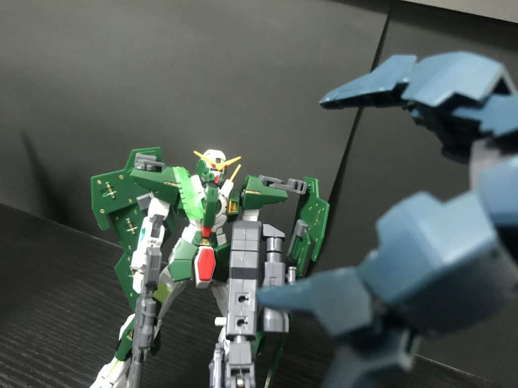 デュナメス「ん?あれ?俺?」