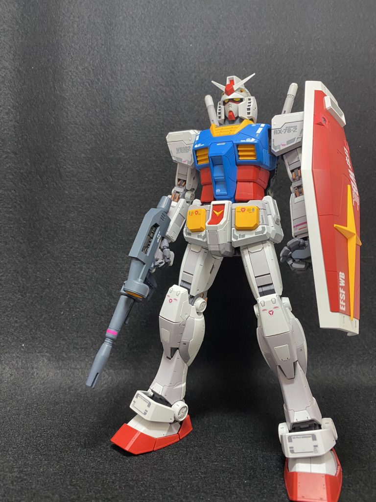 ビームライフルは、ミディアムブルーを混ぜたメカサフで塗りました。