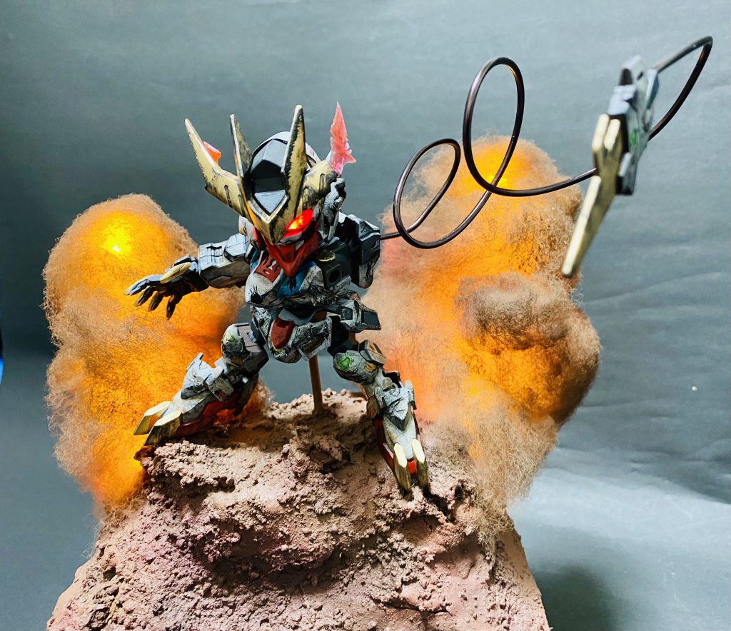 SDクロスシルエット◇鉄血のオルフェンズ◇ASW-G-08 ガンダムバルバトスルプスレクス 劇中戦闘仕様◇改修ウェザリング塗装済み完成品オリジナルLED電飾ベースセット–5枚目/制作者：H4co Y