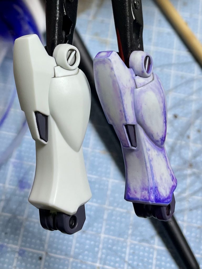 ウォッシングは油絵具のマリンバイオレットを使ってます。