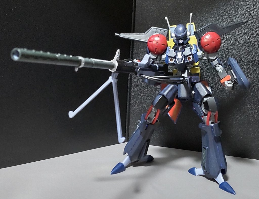 ・バスターランチャーヘビーメタルが所持する武装では最大級の兵器で、攻撃モードを「バスター」「ランチャー」と使い分ける。特に「バスター」では広範囲に敵機をなぎ払うほどの威力がある。(フルパワーでHM50体位は消し飛ばす)