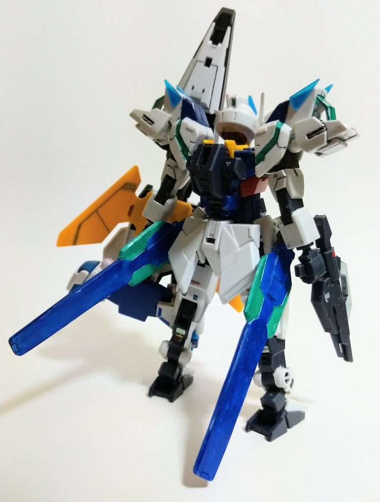 リア使用キットは·コアガンダム·コアガンダムll·ガンダムダブルオースカイ·その他ジャンクです。ちなみに頭部は、アンテナを追加してクアンタのフェイスに変えています。