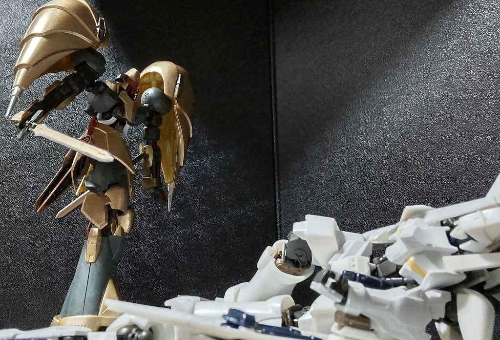 ネイ「アタシに敵うと本気で思っているのかい?」序盤ではエルガイムの腕や脚を吹き飛ばしたりなど、圧倒的な性能差を見せつけてくれました。