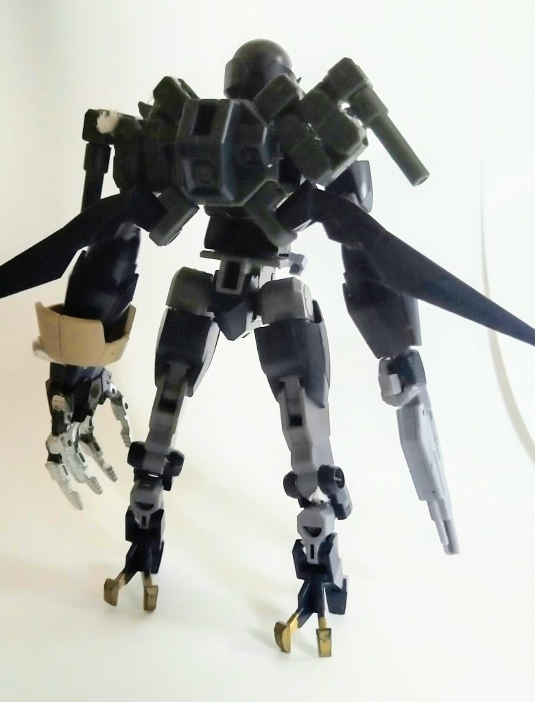 フルーフとはドイツ語で「呪い」です。武装コアスプレーガンビームブレイドサブアームビームサーベルビームバルカン大型ハンドサテライトキャノン