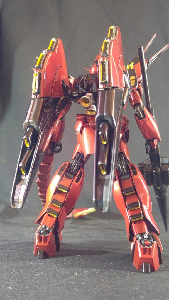 背中の各バーニア内部はハセガワのフィニッシングシートを使用しています。