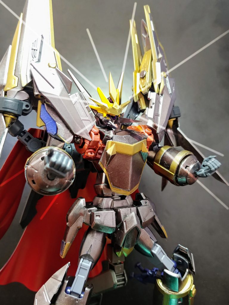 「バスタァァァービィィームッ!!」頭部はアルスアースリィにテキトーなトゲをつけました。バスタービーム発射口は100均で買ってきたビーズです。ツイッターのフォロワー(外国の方)からは「王冠に見える!黒騎士王・ガンバスターだ!」って言われました。…確かに王冠に見える(;゚д゚)ゴクリ