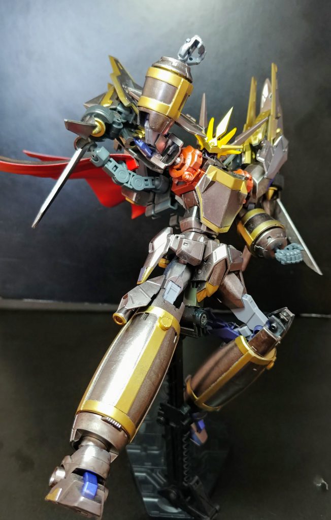 「スーパァァァ」「イナズマァァァ」「キーーック!!」これをやるためだけに肩のトンガリを背中からの接続にしました。肩に取り付けると腕を上げるとき縦回転してしまい、キックがうまく再現できなくなります。