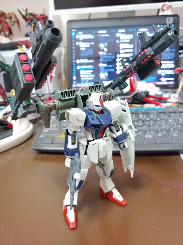 バズーカマウント部作成途中です。この後アームを斬り落として3mm穴を開けて、取り付け部の高さ調整をしています。