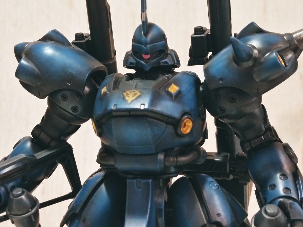 簡易照明を外して撮影。綺麗なケンプファーではなく、使用感、重厚感のあるリアルなケンプファー。写真映えはしませんが、目指したものはまさにこれなので載せました。個人的にはこの感じのほうが好きです。