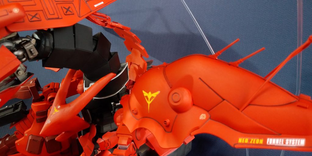 首上部は可動式になってます。