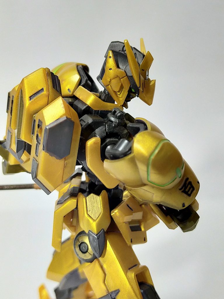  肩の「百」は御愛嬌