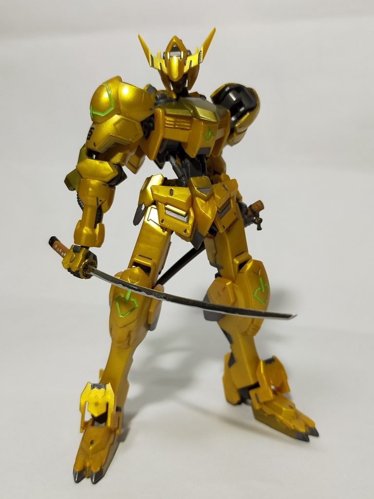 Gガンダムのハイパーモードを意識して発光部は蛍光グリーンで塗装しました