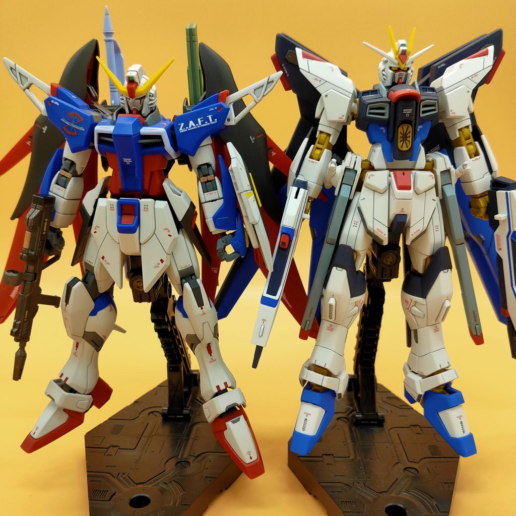 過去に作ったデスティニーと並べてみました。こうなるとジャスティスも欲しくなりますねぇ。