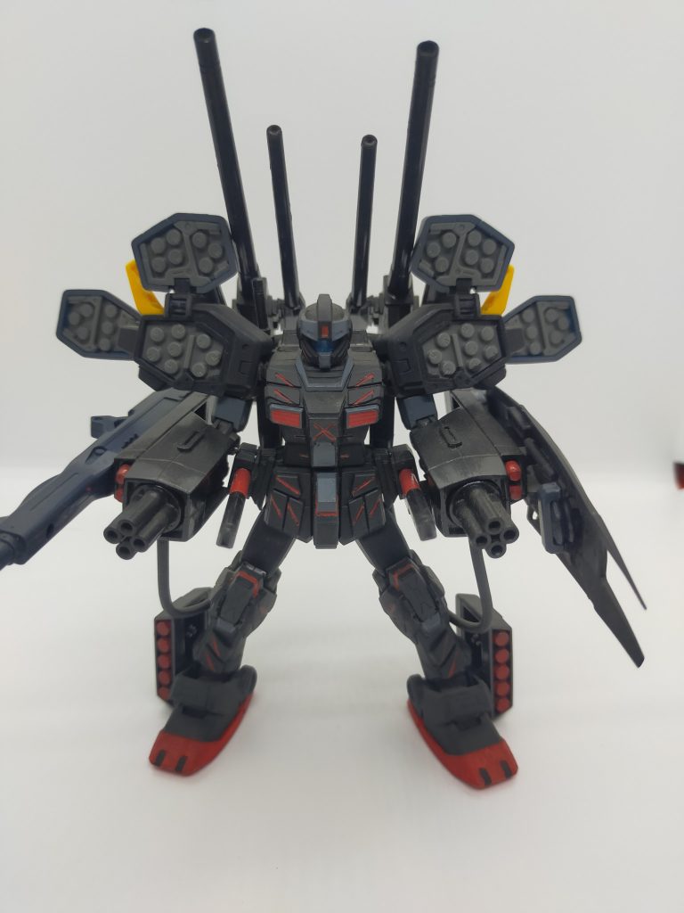 一応、肩は開きますが中は塗装していません。はい、手抜きです…バスターランチャーとシールドはある程度完成してから付け足したので塗装していません。はい、手抜きです…