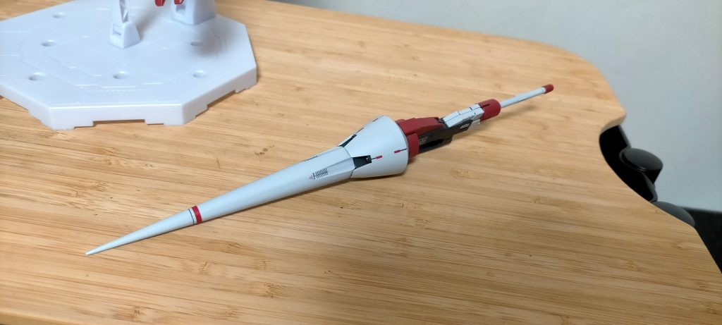 ランスも作ったけど指の保持力が無いので持てない…ライフルみたいなサポートパーツが欲しかった。