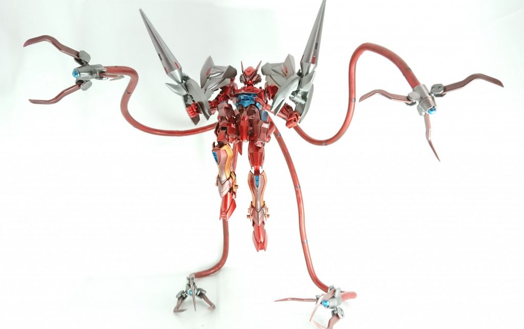 フレキシブルアームは、ヨドバシで売ってる15cmスプリングと熱収縮チューブ、百軒の針金が素材です。一本を安く簡単に作れるので、今後もプラモ改造に使いたいところ。