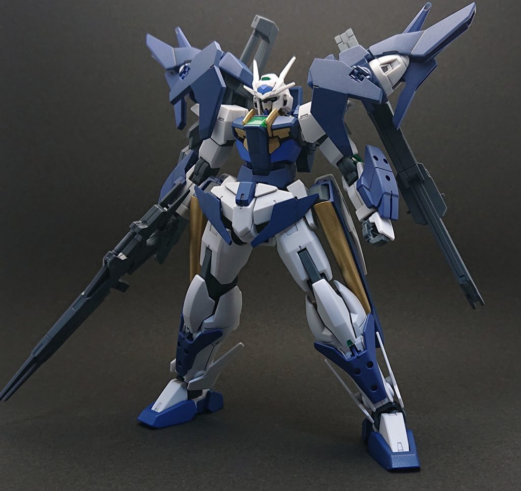 【本機の設定】第二次有志連合戦後、ミカミ・リクはダブルオースカイの改修を行った。その際、腰部にV2のミノフスキードライブを追加し機動力の向上を図った。トランザムインフィニティー時はデスティニーとV2の「光の翼」が展開し、圧倒的な機動力を引き出す。しかしあまりの加速にリク本人も完全に使いこなす事が出来なかったという。この経緯からダブルオースカイメビウスの製作が始まった。