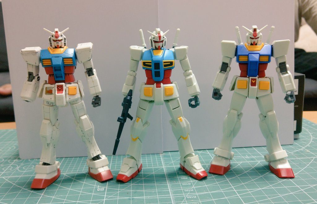 色々並べてみて検証。頭がでかいと思ったけどそうでもなかった。