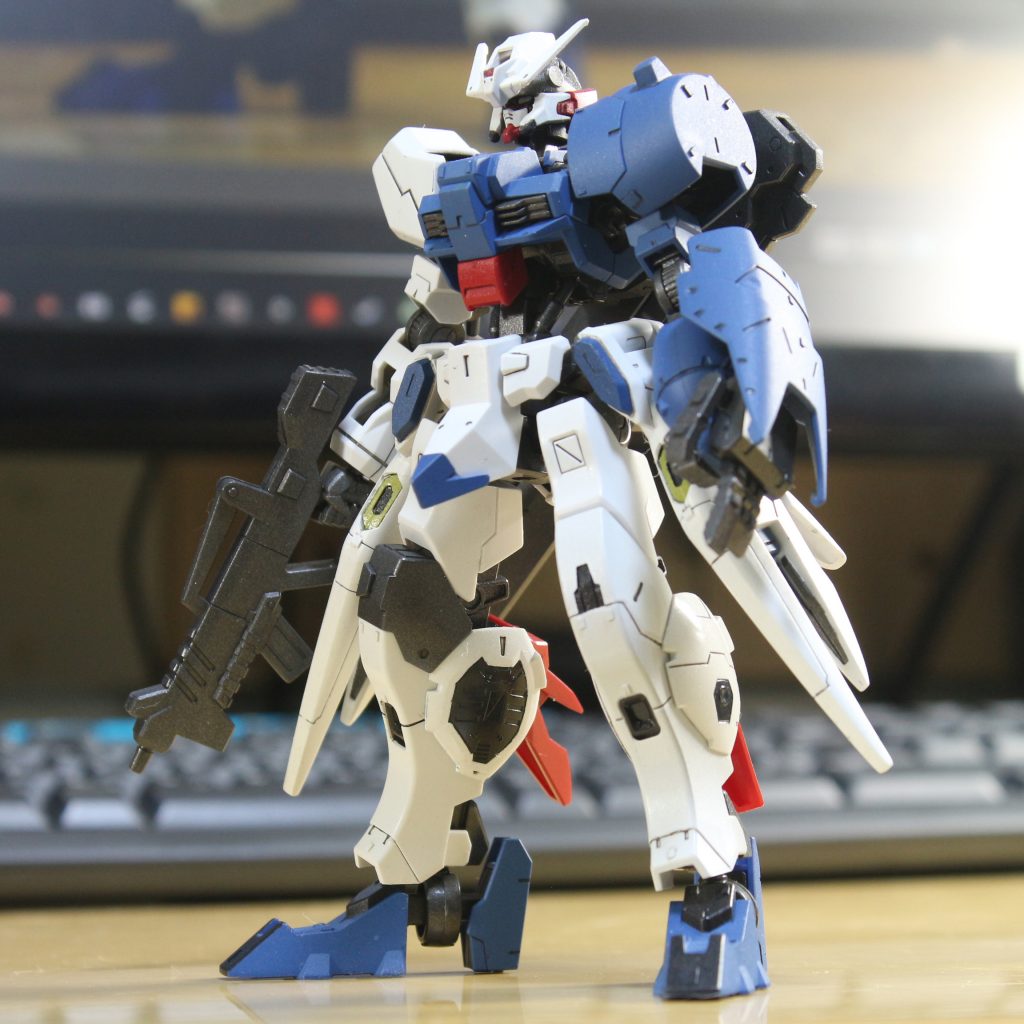 プラ板貼ってディテールを追加しています。