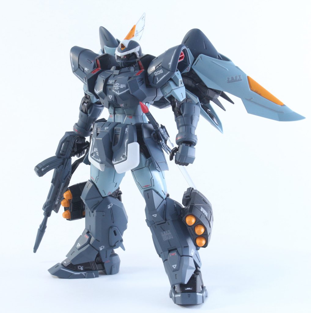 モノアイをクリアパーツ化しています。