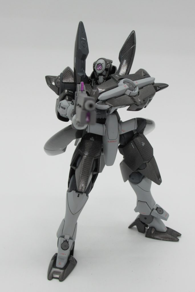 アクションポーズ1。GNロングビームライフルを構えるジンクス。