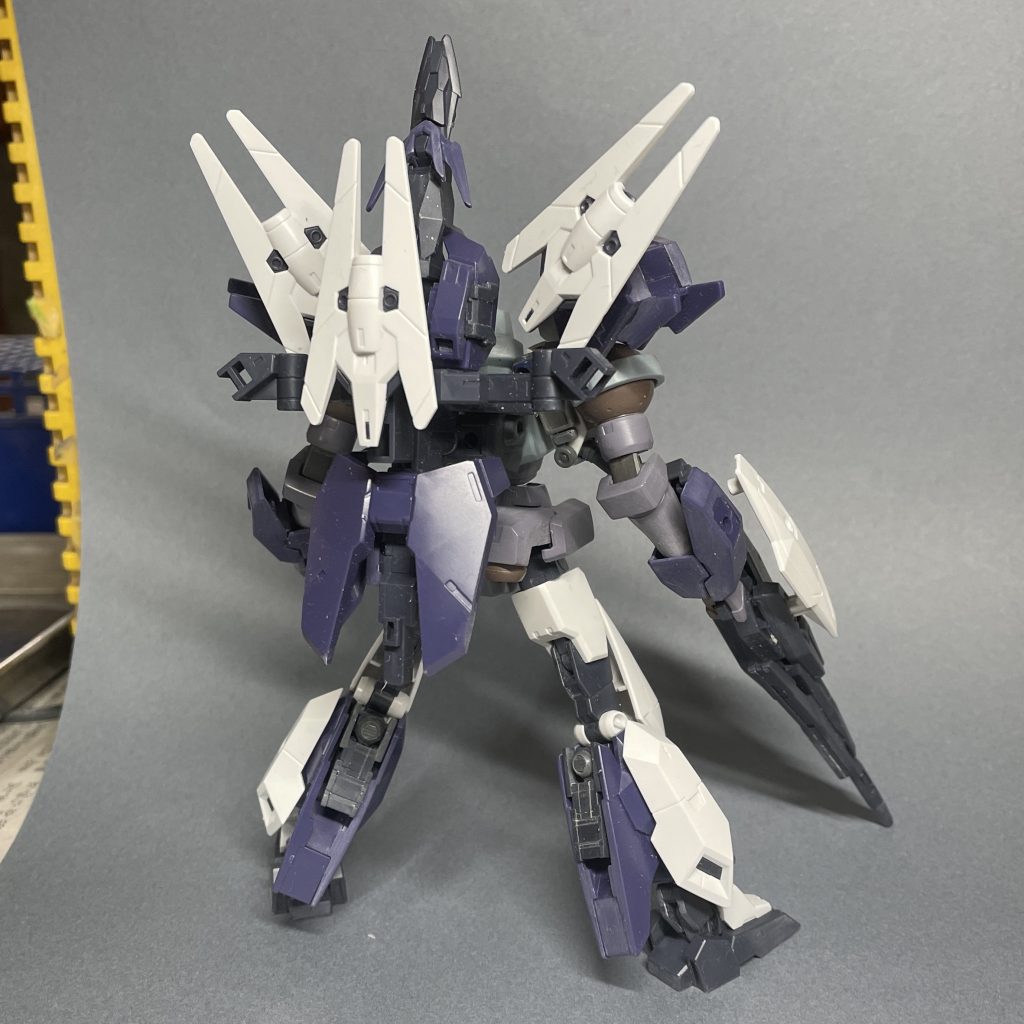 ウラヌスアーマー装備(未塗装) うしろ