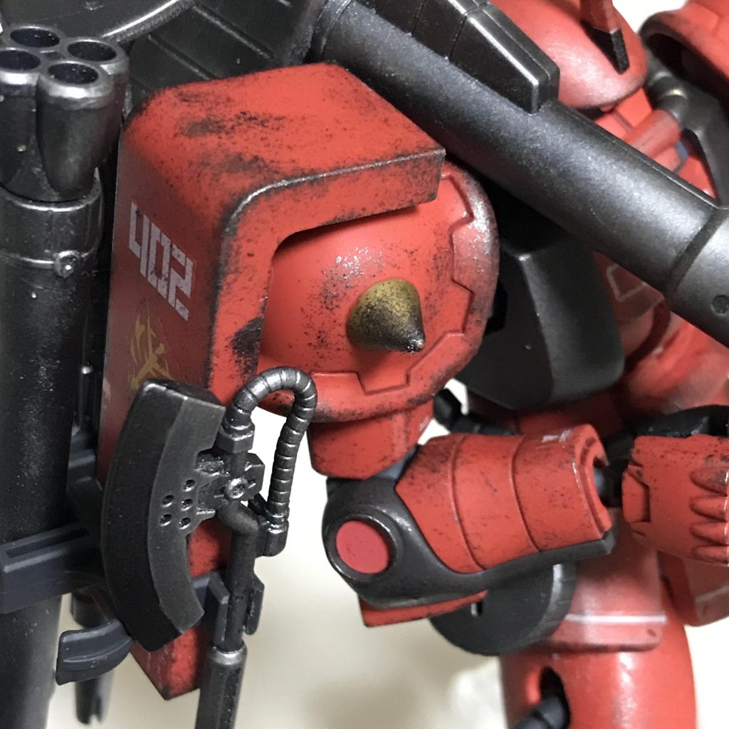 右肩もスパイクアーマーにしました。余剰部品の活用ですが、なにげに気に入っています(^^)