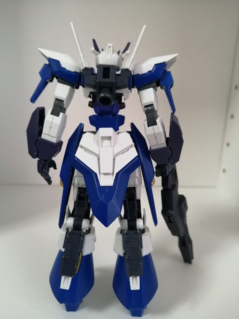 バックビュー昔作ったFXへ、主にコアガンダムⅡをミキシングした機体です。塗装も部分塗装です。なので上腕などに抉れたあとがあります。塗料が届いたら新アーマを作った上でしっかりと完全塗装したいです。