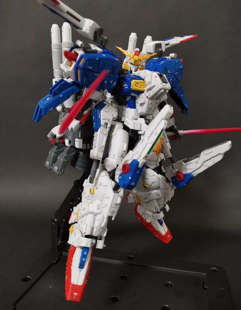 こちらはビームサーベル装備状態···