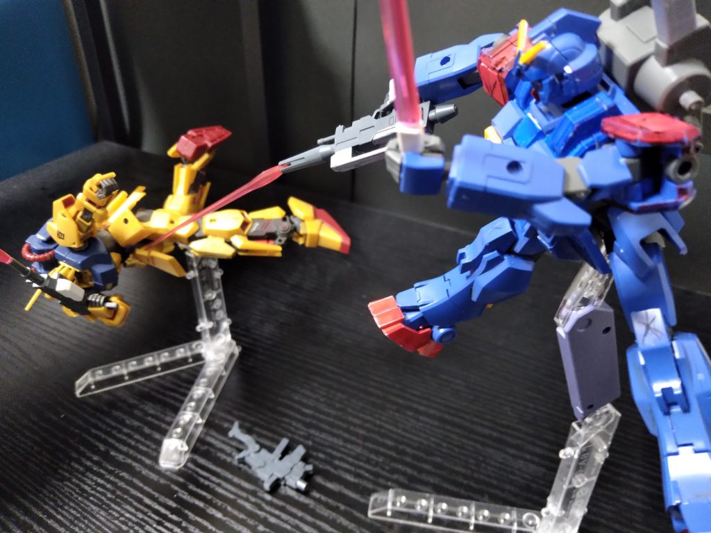 百式【ノァッ…やっ…やろぉっ…】プスゥィ!ストカス【まっ…まだいたの?そんな…あれ…ウーアオー?】